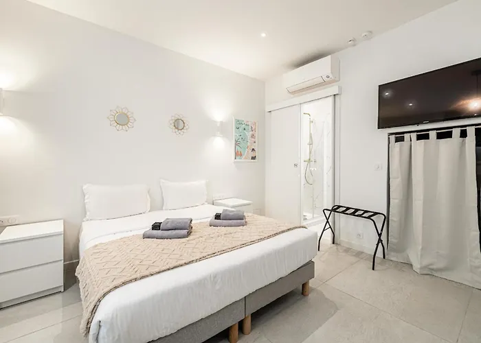 27 Vaurtin - Modern And Renovated Centre *